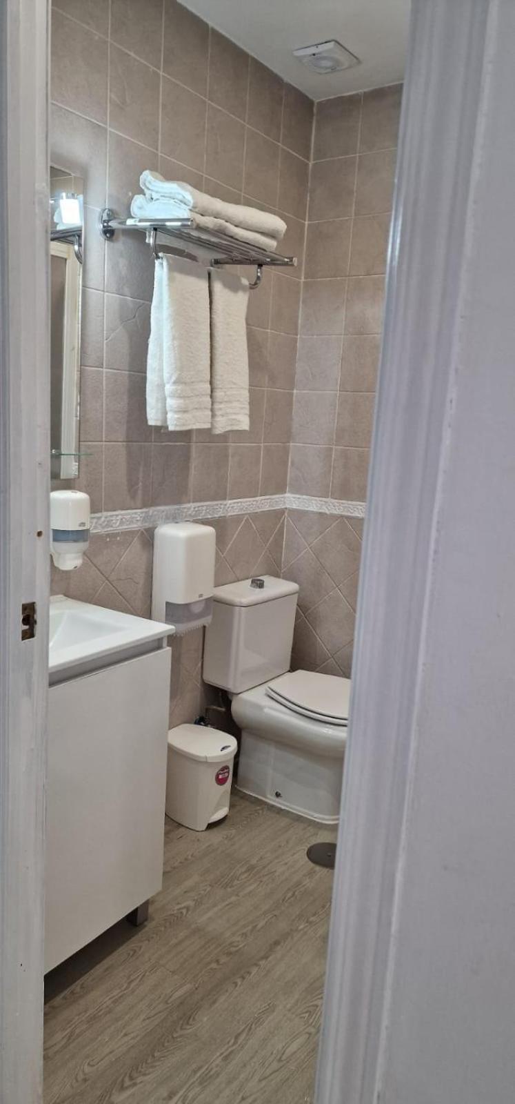 Apartamentos Ana'S Cozy Inns Torremolinos Bagian luar foto